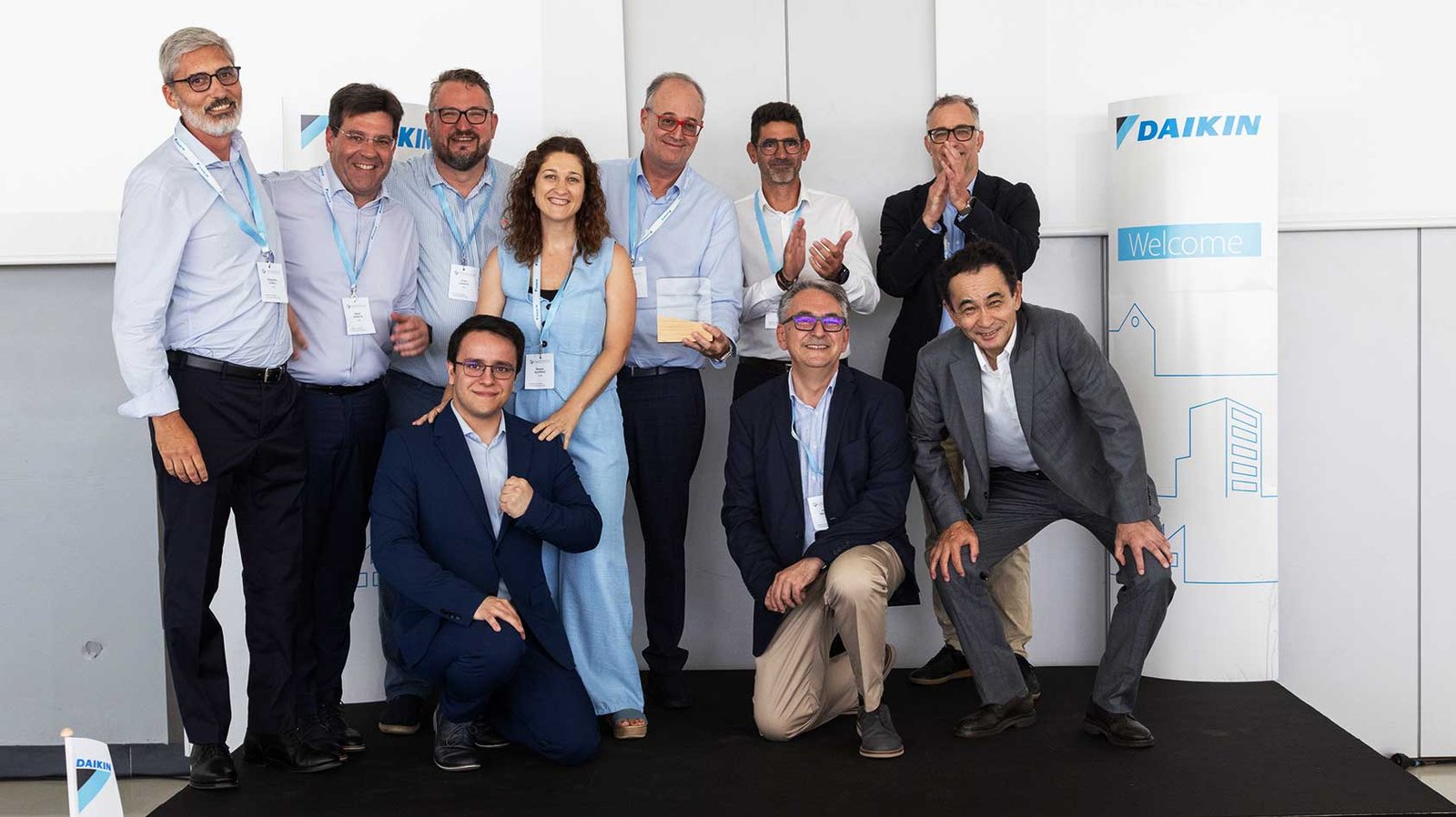 Equipo de Tewis con representantes del Grupo Daikin en un acto de Daikin